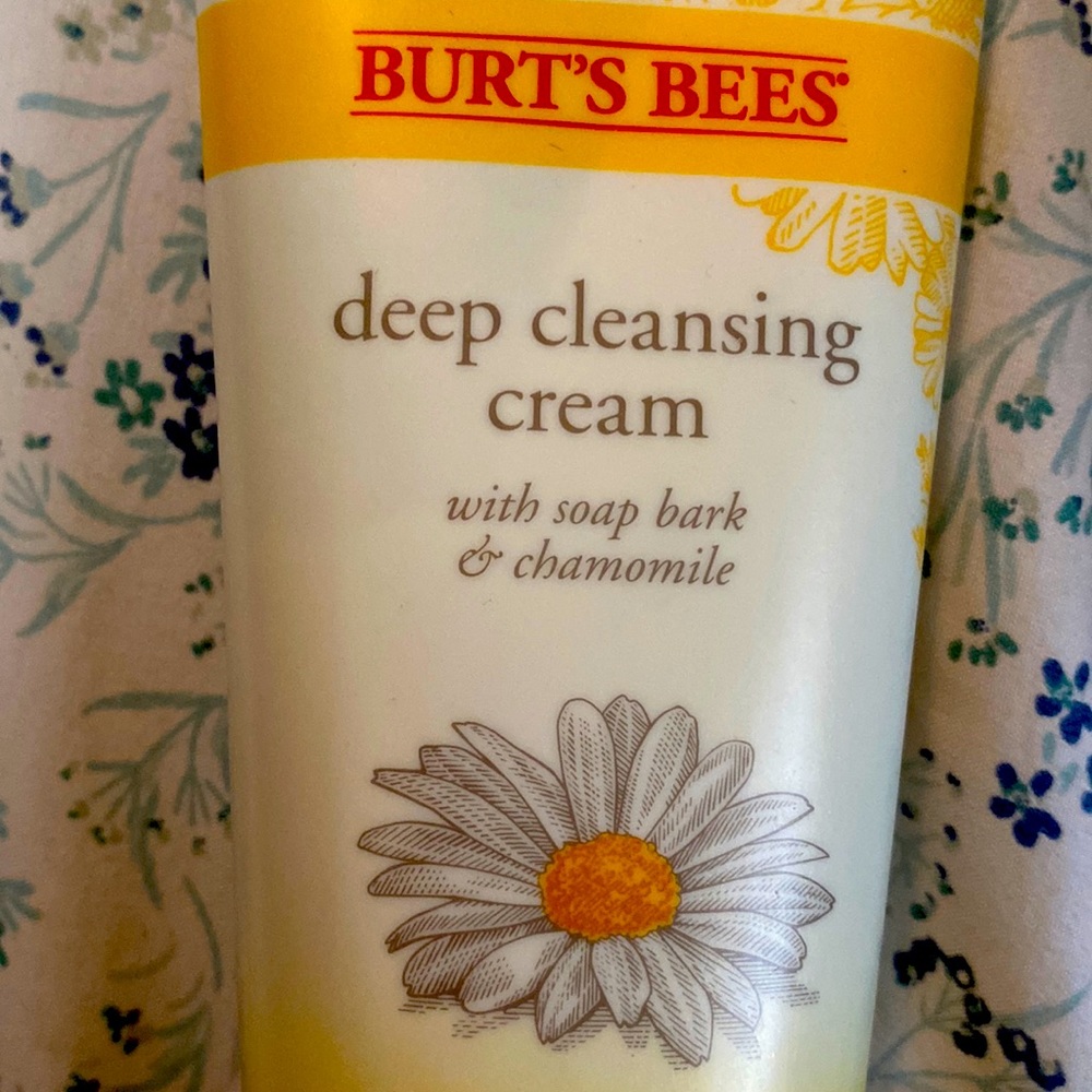 NEW - Burt's bees deep cleansing cream